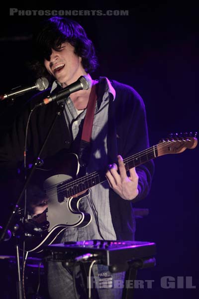 YOUNG MAN - 2010-02-17 - PARIS - La Maroquinerie - 